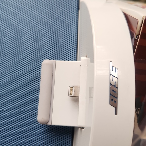 Bose Speaker - Picture 2 of 7